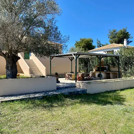Family D 3 Bedroom House With Bbq&Patio In Huge Estate! *