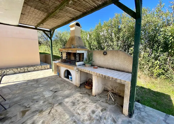 Family D 3 Bedroom House With Bbq&Patio In Huge Estate!